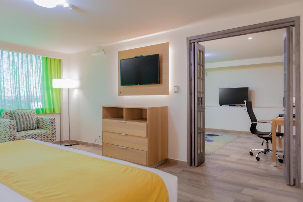 La Joya Pachuca Hotel Eksteriør billede A suite at the Holiday Inn Express in San Francisco