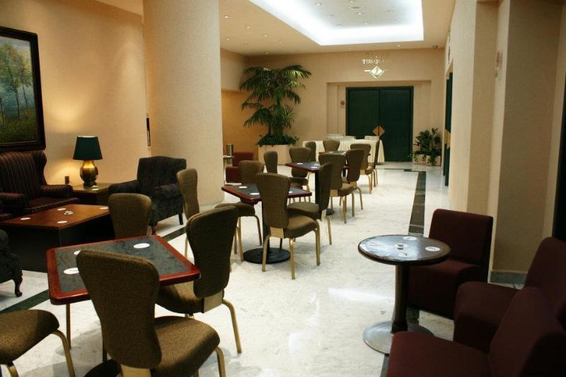 La Joya Pachuca Hotel Eksteriør billede The lounge at the airport